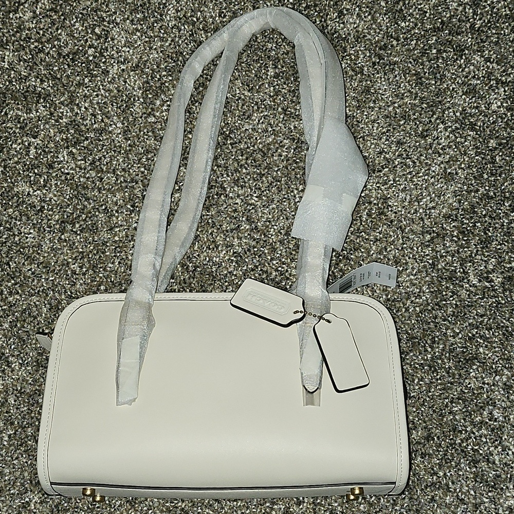 Coach Off-White Leather Shoulder Bag - Picture 2 of 3